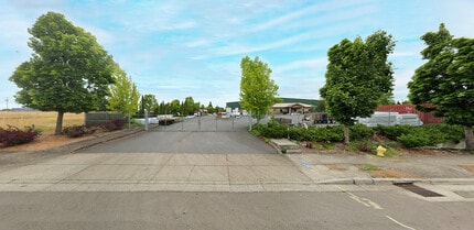 427 SW Wood St, Hillsboro, OR for lease Building Photo- Image 2 of 7