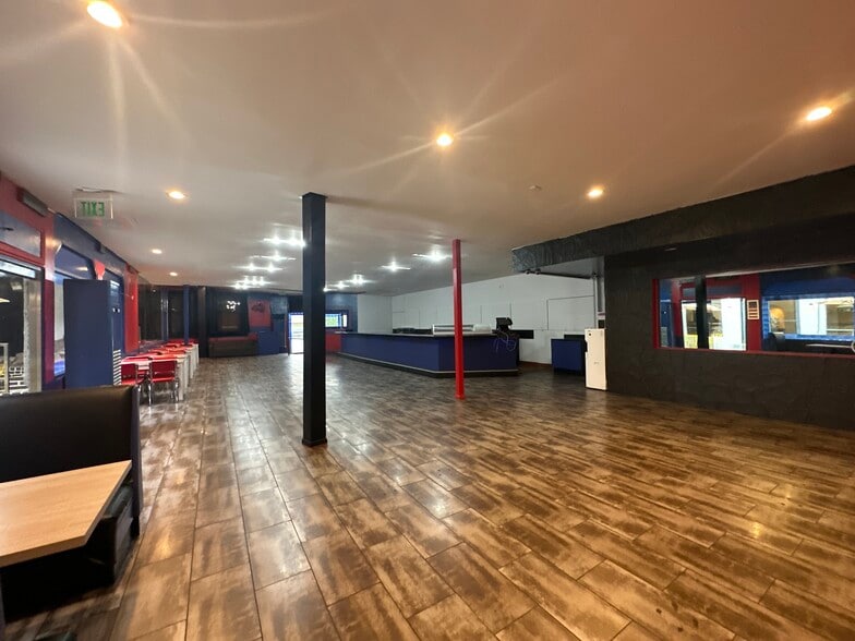 1901-1903 W Olympic Blvd, Los Angeles, CA for lease - Interior Photo - Image 3 of 52