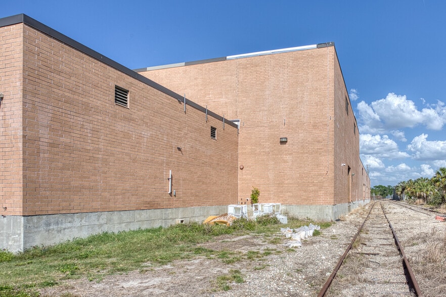 1800 University Pky, Sarasota, FL for sale - Building Photo - Image 3 of 26