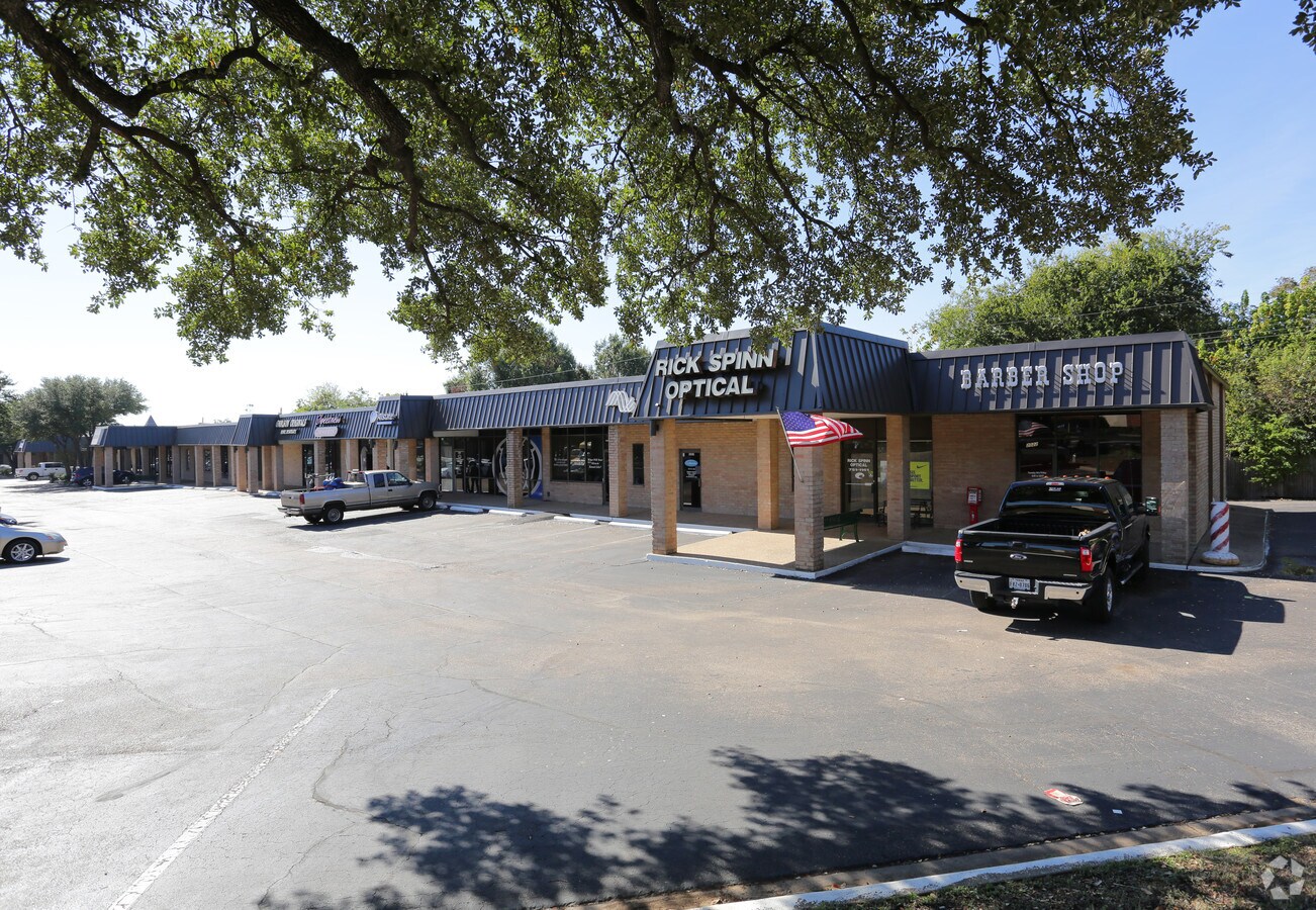 2000 N Valley Mills Dr, Waco, TX 76710 Property Record