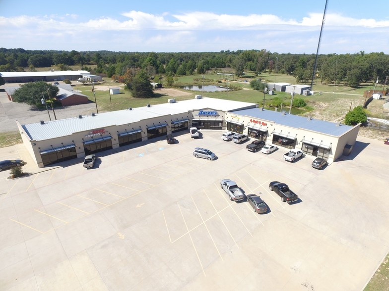 344-364 NW Loop 564, Mineola, TX for lease - Primary Photo - Image 1 of 2