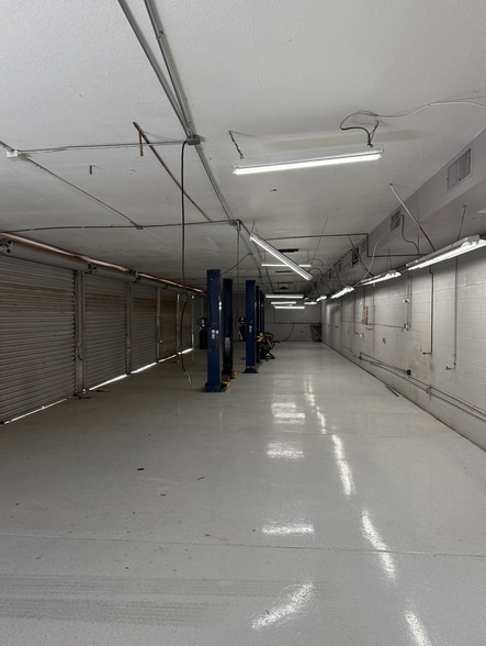 2650 N Scottsdale Rd, Tempe, AZ for sale - Interior Photo - Image 2 of 37