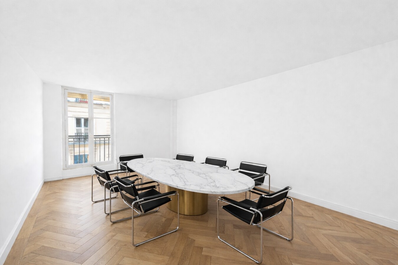 Paris, PAR 75009 - - - Interior Photo - Image 2 of 6