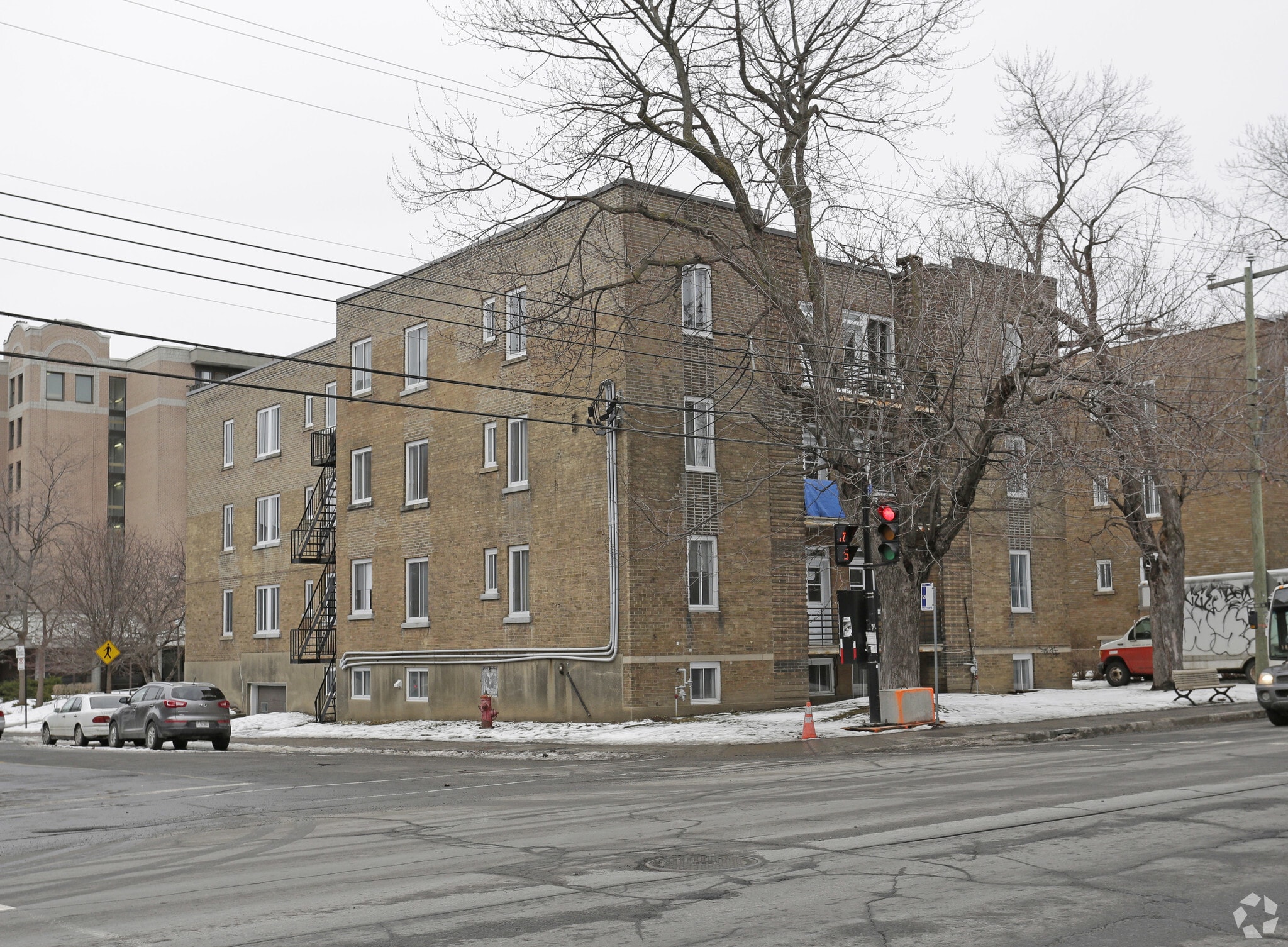 4895 Ch de la Côte-Sainte-Catherine, Montréal, QC for sale Primary Photo- Image 1 of 1