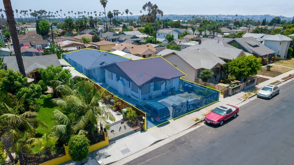 3206 W 27th St, Los Angeles, CA for sale - Primary Photo - Image 1 of 1