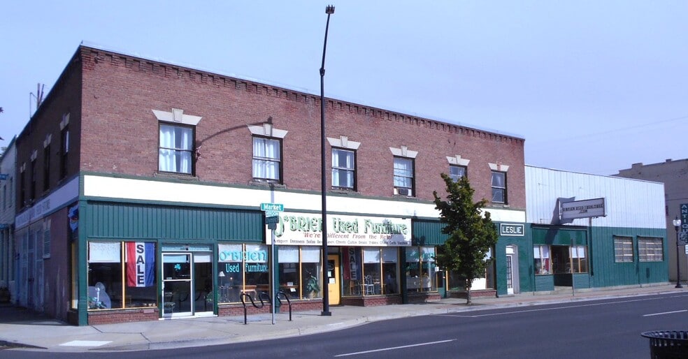 4916-4926 N Market St portfolio of 2 properties for sale on LoopNet.com - Building Photo - Image 1 of 3