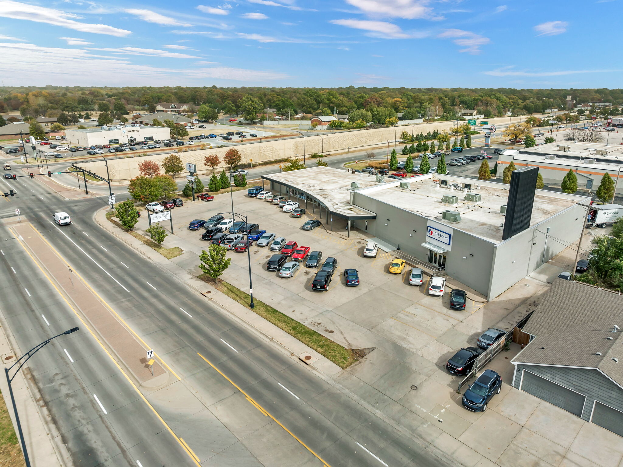 504 S Edgemoor St, Wichita, KS for lease Building Photo- Image 1 of 29