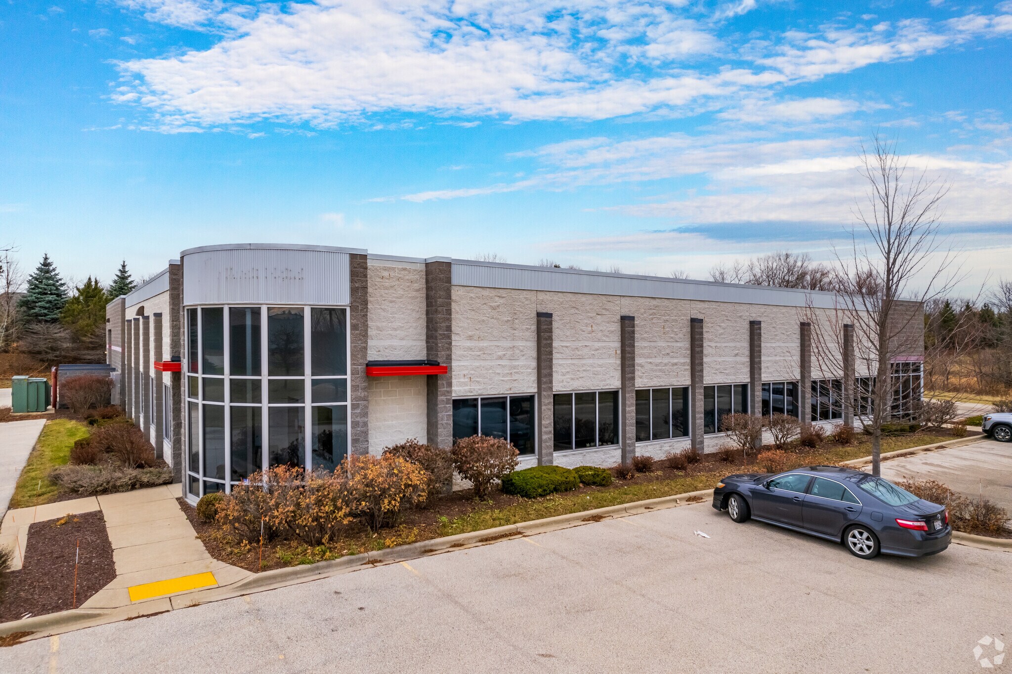 10541-10601 N Commerce St, Mequon, WI for sale Building Photo- Image 1 of 1
