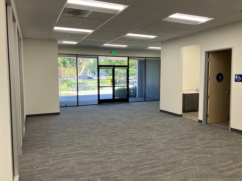 2225 Martin Ave, Santa Clara, CA for lease - Interior Photo - Image 3 of 7