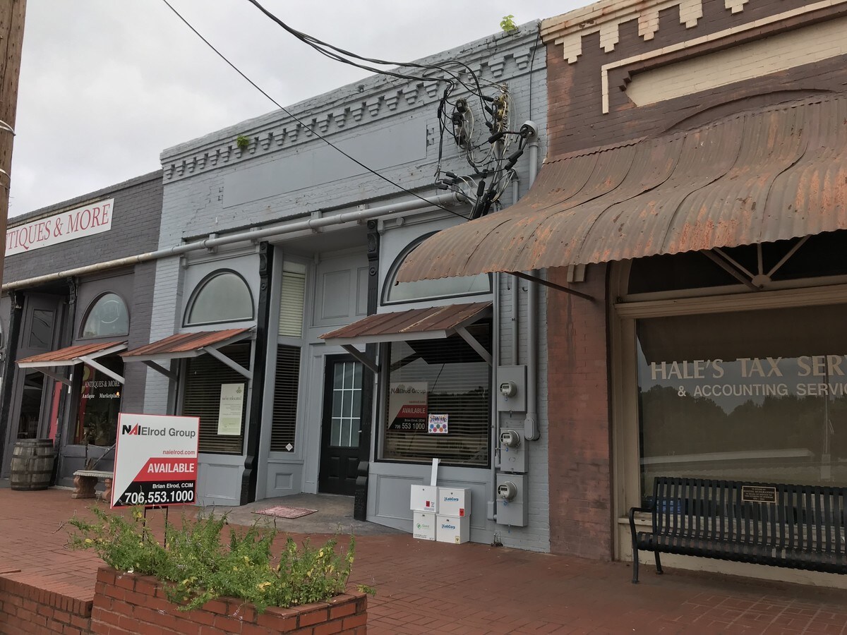 1906 Railroad St, Statham, GA 30666