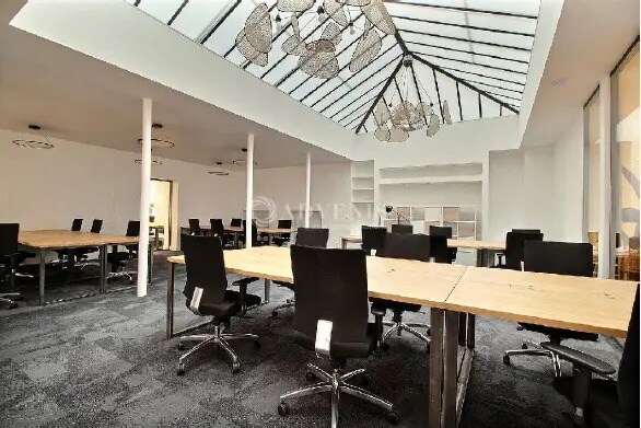 Office in Paris for lease - Interior Photo - Image 3 of 11