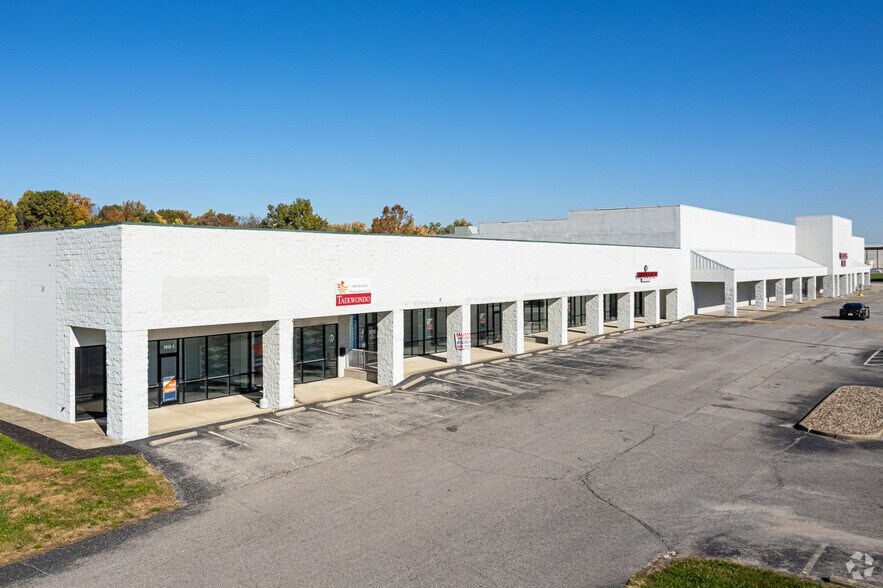 1418-1420 Blackiston Mill Rd, Clarksville, IN for sale - Primary Photo - Image 1 of 1