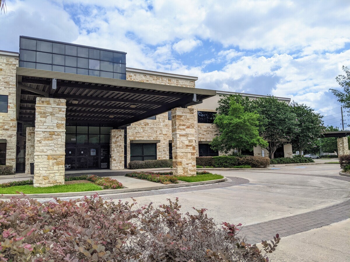 13325 Hargrave, Houston, TX 77070 Hargrave Plaza