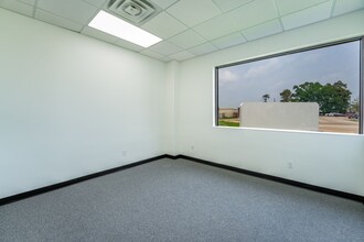 6613 Gant Rd, Houston, TX for lease Interior Photo- Image 1 of 6