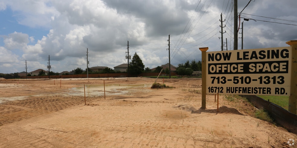 16712 Huffmeister Rd, Cypress, TX for sale - Primary Photo - Image 1 of 1
