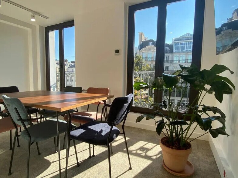 Office in Paris for lease - Interior Photo - Image 3 of 13