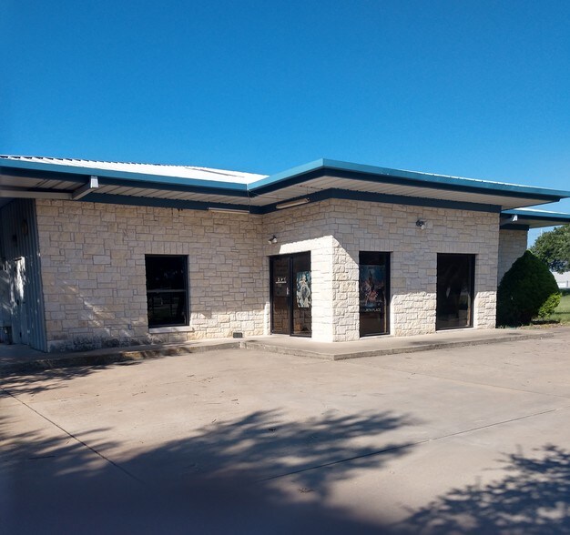 101 John Kelly St, Burnet, TX for sale - Building Photo - Image 1 of 1
