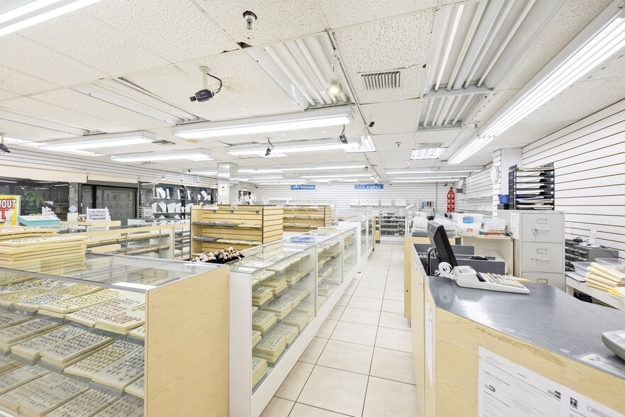 777 NW 72nd Ave, Miami, FL for lease - Building Photo - Image 2 of 21