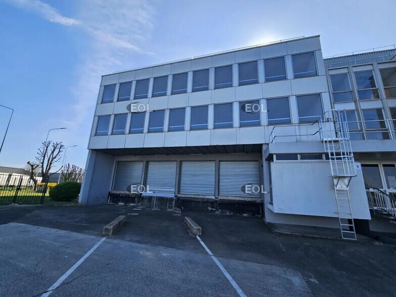 Industrial in Orly for lease - Building Photo - Image 2 of 19