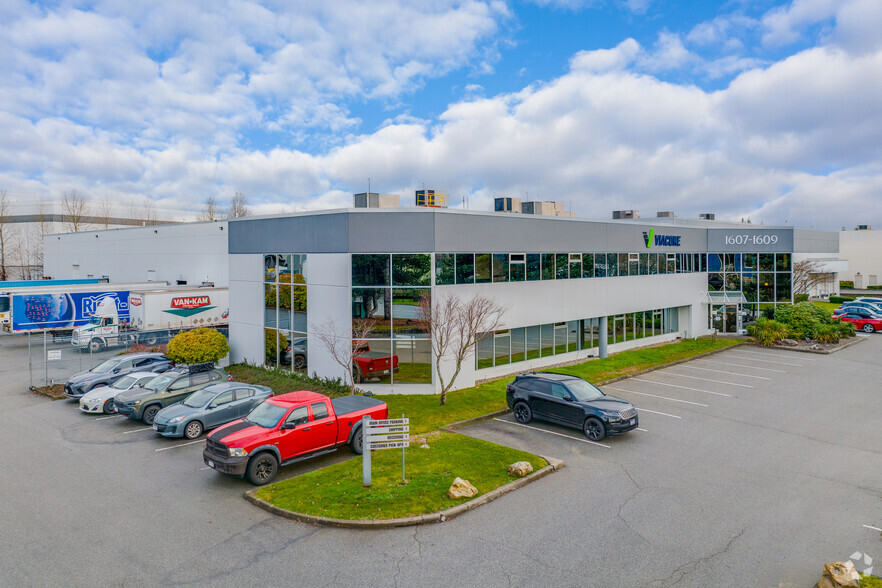 1599-1609 Derwent Way, Delta, BC for sale - Primary Photo - Image 1 of 1
