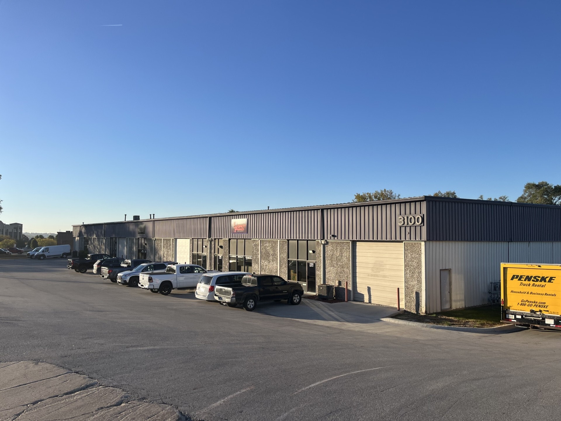 3100 Justin Dr, Urbandale, IA for lease Interior Photo- Image 1 of 4