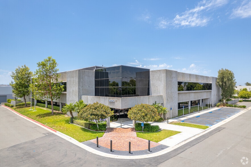 15253 Bake Pky, Irvine, CA for lease - Primary Photo - Image 1 of 6
