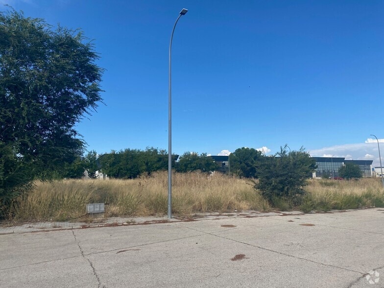 Calle Diseño, Getafe, Madrid for sale - Primary Photo - Image 1 of 2