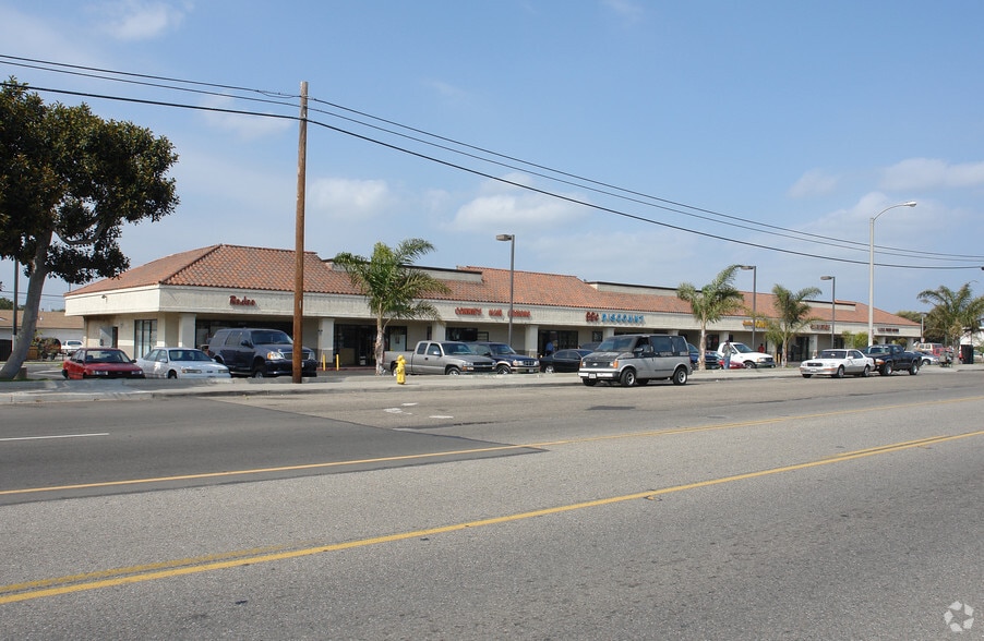 2151-2195 E Channel Islands Blvd, Oxnard, CA for lease - Primary Photo - Image 1 of 5