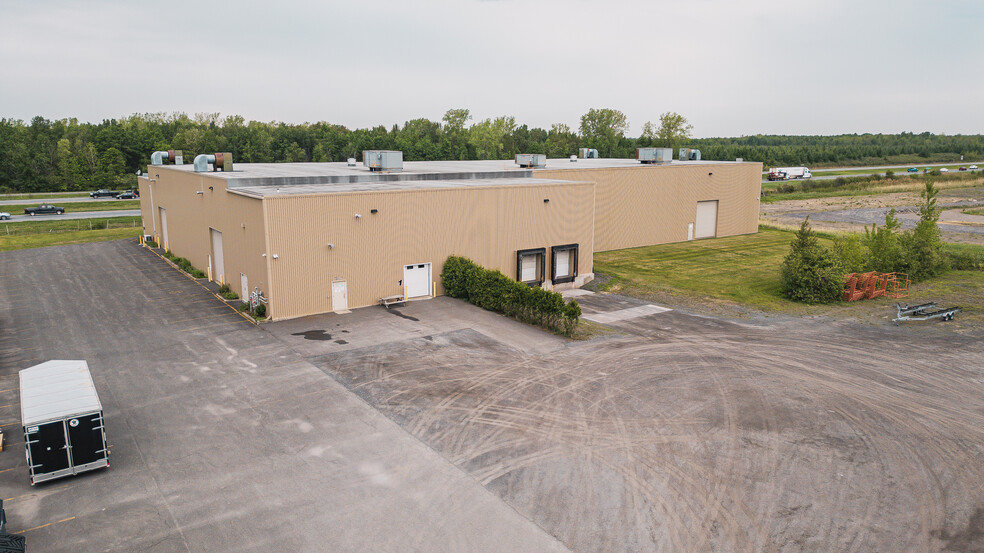 140 Rue Sylvestre, Saint-germain-de-grantham, QC for lease - Building Photo - Image 2 of 10