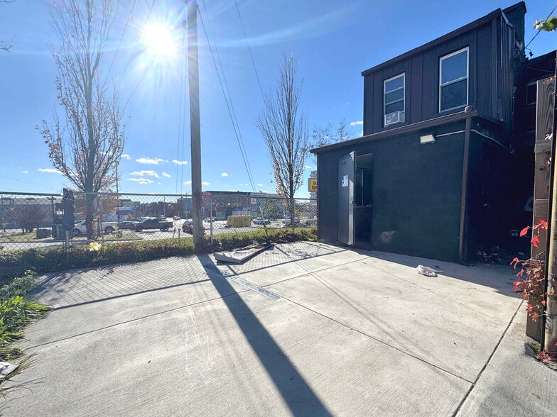 2527 Greenmount Ave, Baltimore, MD for sale - Building Photo - Image 3 of 19