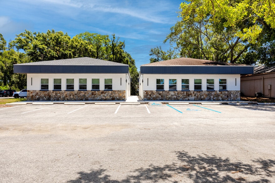 2123 NE Coachman Rd, Clearwater, FL for sale - Building Photo - Image 2 of 12