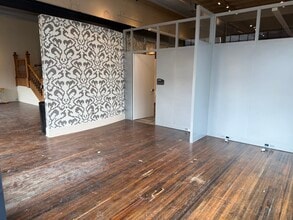 438-440 Scott St, Covington, KY for lease Interior Photo- Image 2 of 5