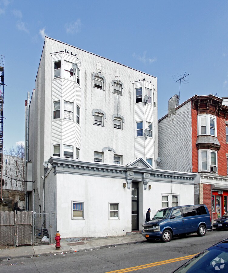 121 Elm St, Yonkers, NY 10701