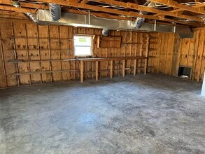 225 Seymore Rd, Paris, TN for lease Interior Photo- Image 2 of 5