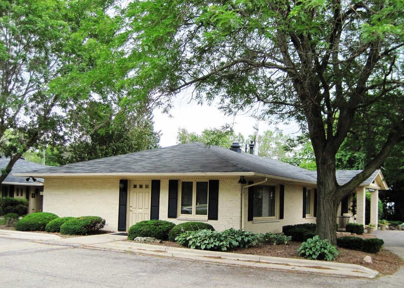 426 McMillen St, Fort Atkinson, WI for sale - Building Photo - Image 1 of 1