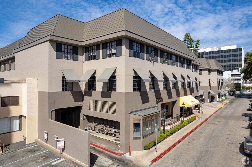 140-146 S Lake Ave, Pasadena, CA for lease - Building Photo - Image 2 of 10