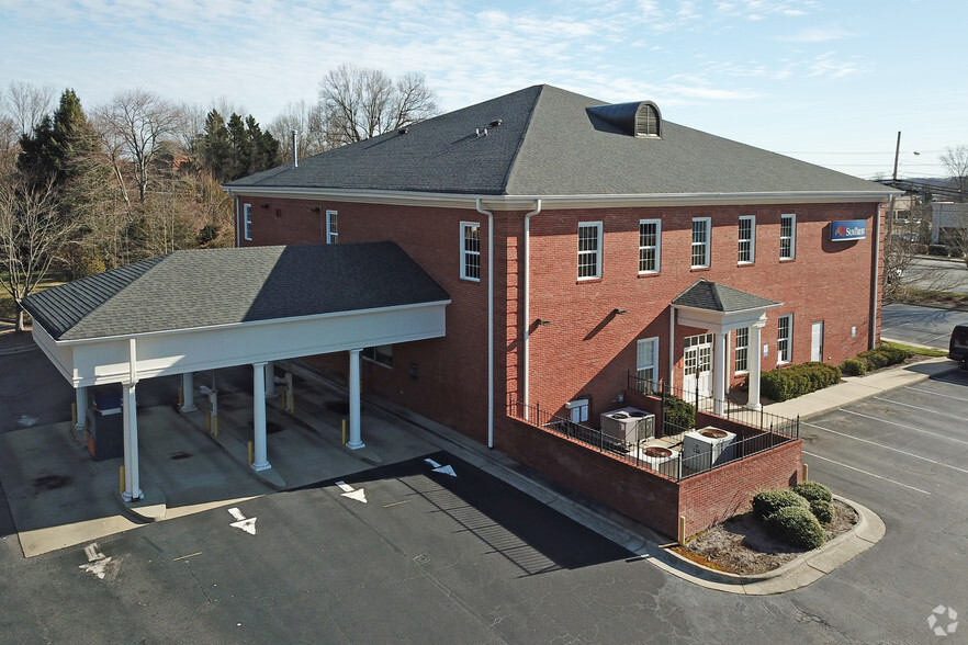 1301 Eastchester Dr, High Point, NC for lease - Aerial - Image 2 of 5