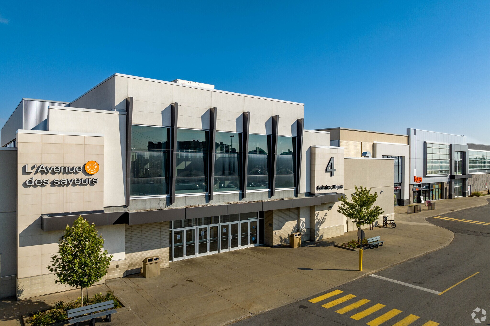 7999 Boul Des Galeries D'anjou, Anjou, QC for sale Primary Photo- Image 1 of 1