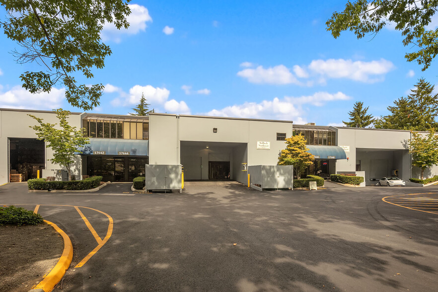 17640-17650 NE 65th St, Redmond, WA for lease - Building Photo - Image 3 of 5