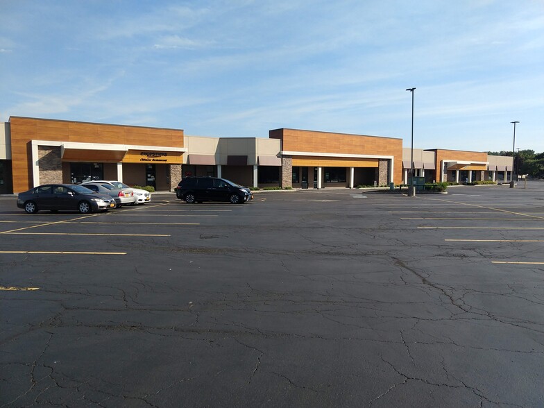 125 White Spruce Blvd, Rochester, NY for lease - Building Photo - Image 3 of 4