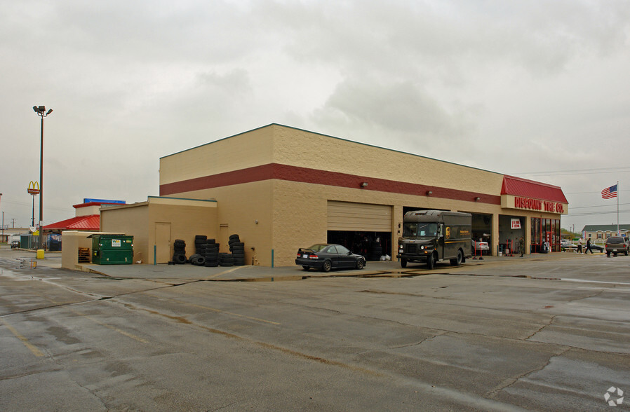 1739 SW Loop 410, San Antonio, TX for lease - Building Photo - Image 2 of 16