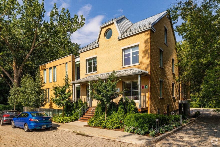 2901 Boul Gouin E, Montréal, QC for sale - Building Photo - Image 1 of 1