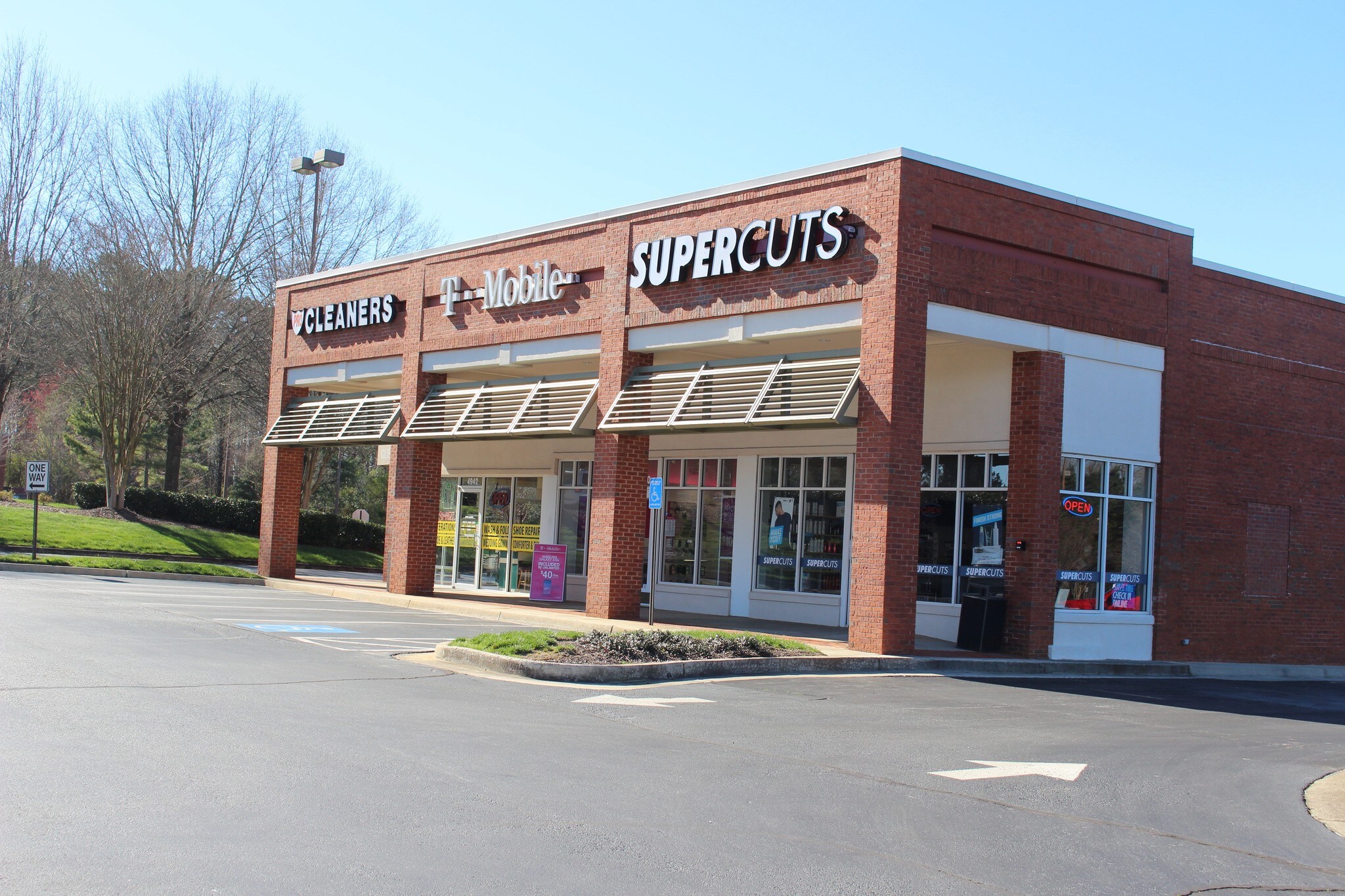 49004934 Atlanta Hwy, Alpharetta, GA, 30004 Retail Space For Lease