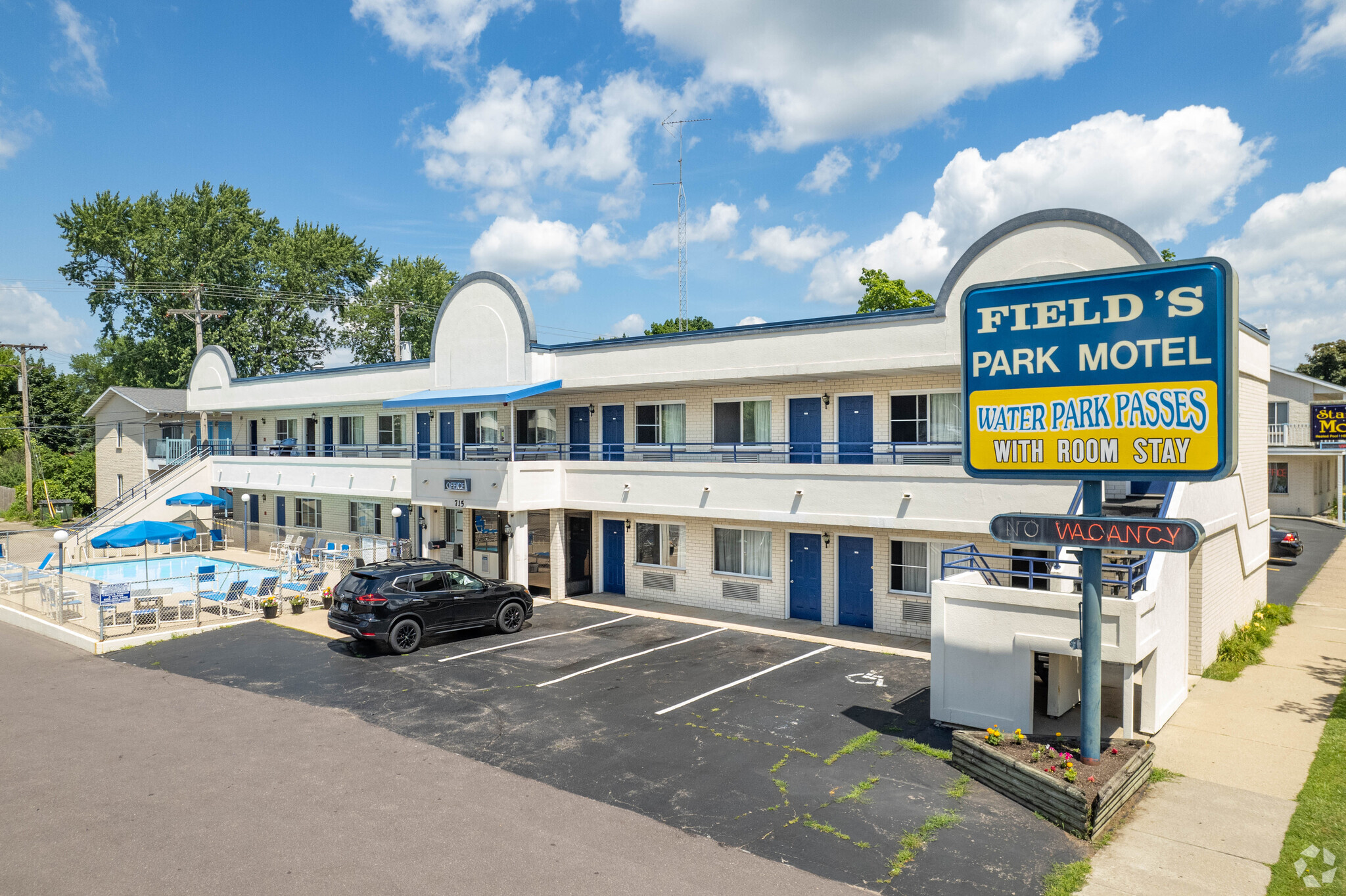 715 Broadway, Wisconsin Dells, WI for sale Primary Photo- Image 1 of 1