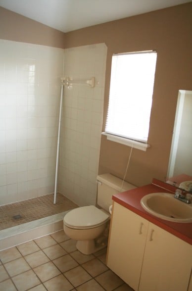 128 Douglas Rd W, Oldsmar, FL for sale - Interior Photo - Image 2 of 15