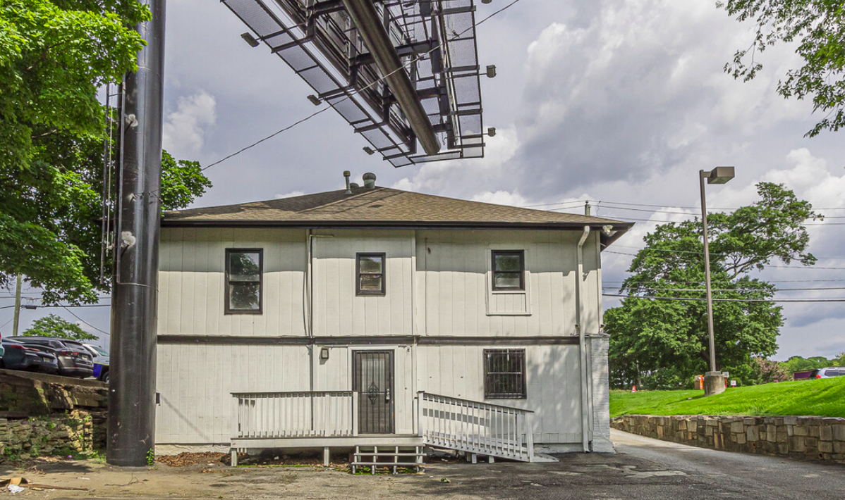 1770 NW Howell Mill Rd, Atlanta, GA for lease Building Photo- Image 1 of 10