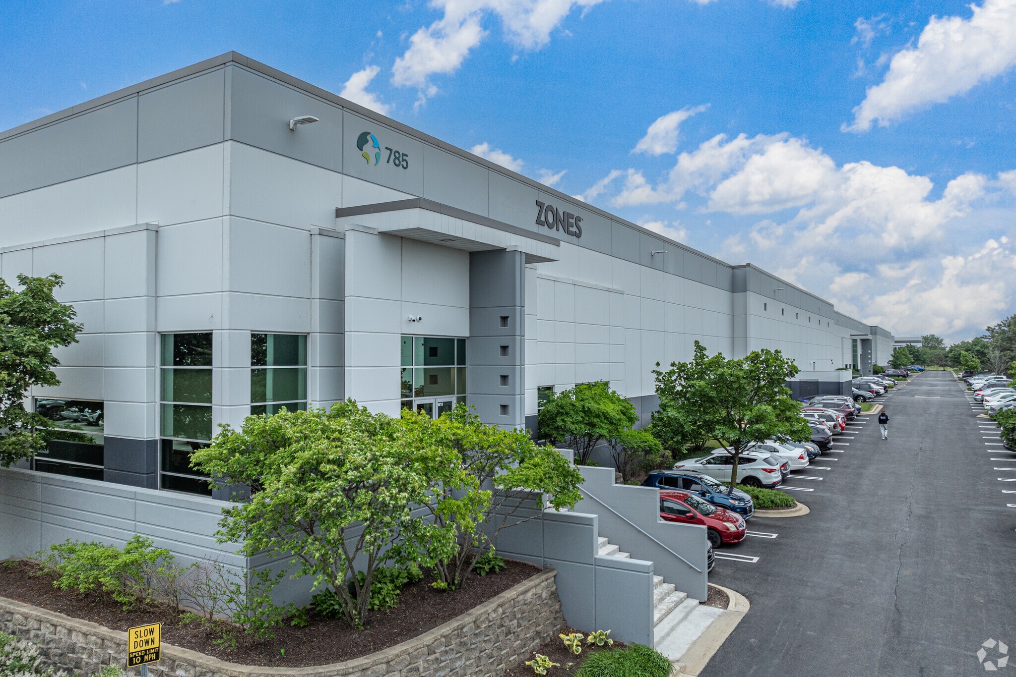 725-785 Center Ave, Carol Stream, IL for sale Primary Photo- Image 1 of 1