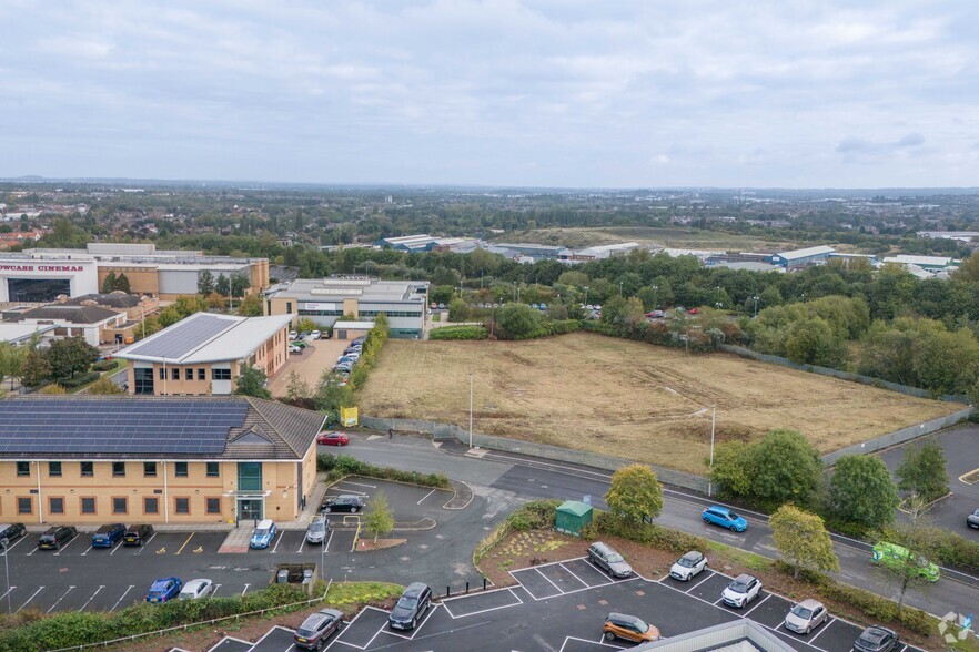 Castlegate Way, Dudley for lease - Building Photo - Image 3 of 16