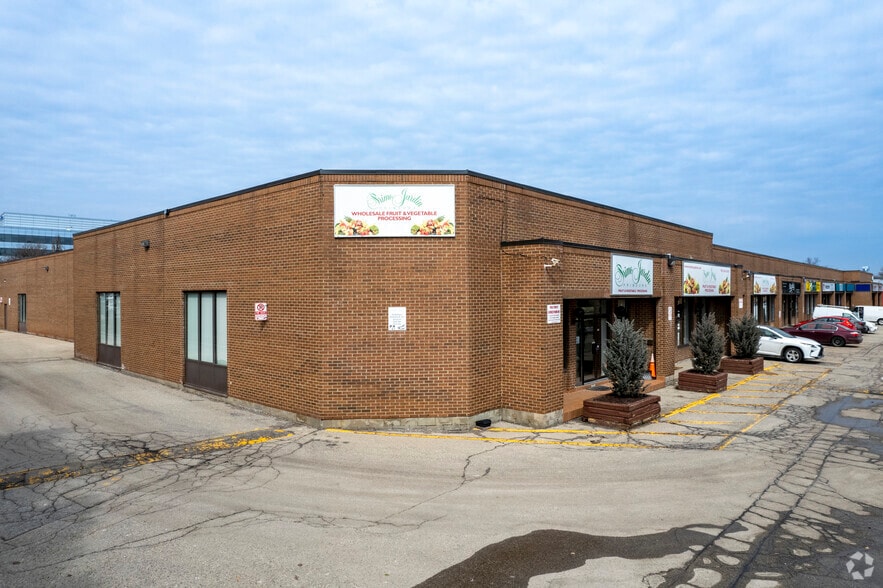 1035 Queensway E, Mississauga, ON for sale - Primary Photo - Image 1 of 1