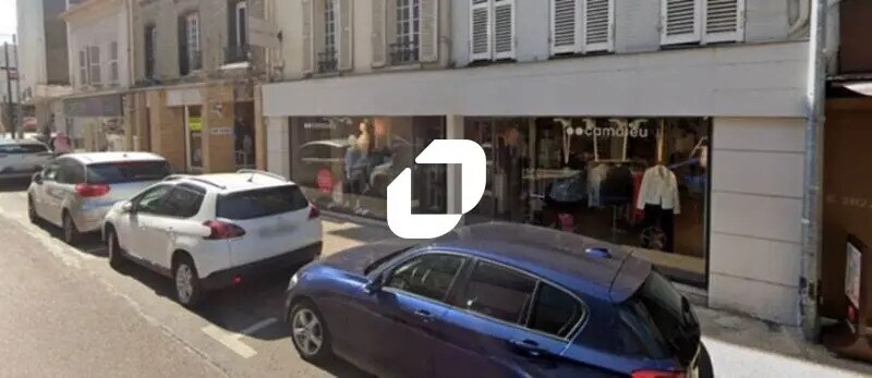 Retail in Poissy for lease - Building Photo - Image 2 of 6